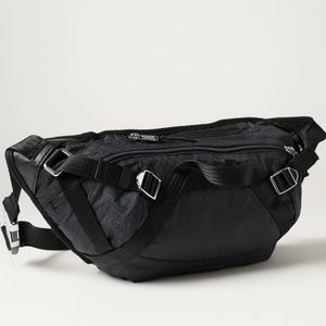 Athleta Excursion Waistbag